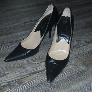 Italian vintage  black pointed toe heels  Sz 7 EUC